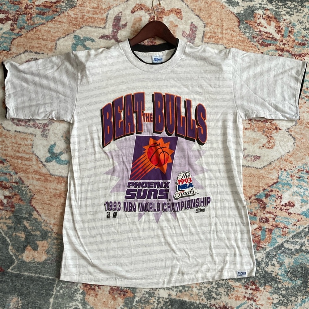 Vintage 1993 Beat the Bulls Phoenix Suns Graphic Tee - White